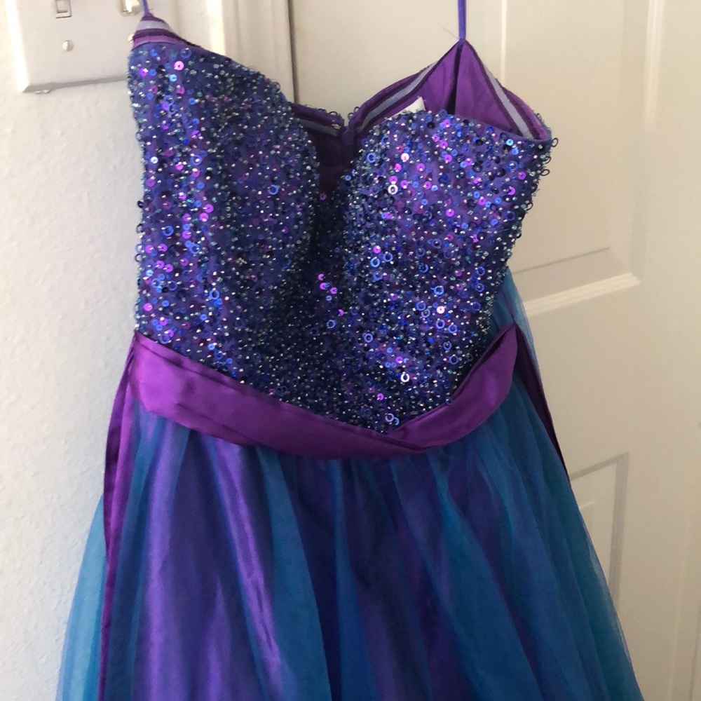 Prom dress - Picture 4 of 5